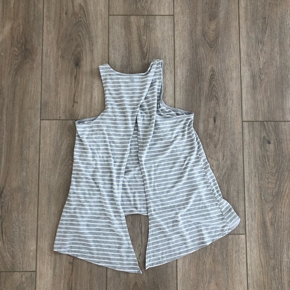 Workout tank top - Picture 1 of 4